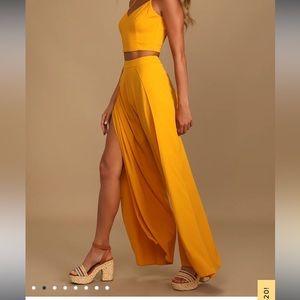 Lulus mustard two piece jumpsuit, never worn/brand new. Size: M